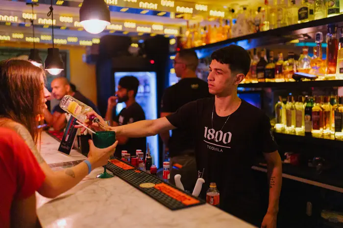 BARZIN IPANEMA  · 18