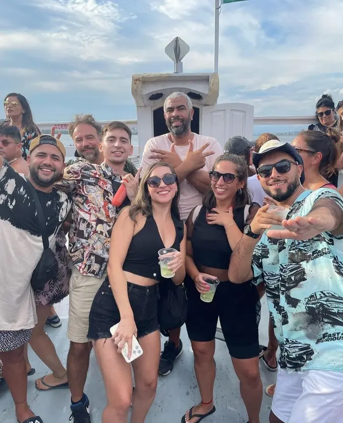 EL BARQUITO DE LA LOCURA | R.T.E TRAVEL · 13