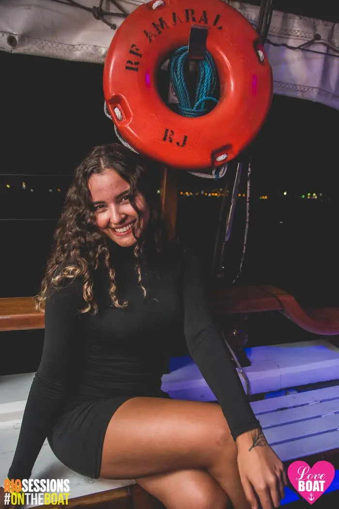 FIESTA EN BARCO | R.S · 7